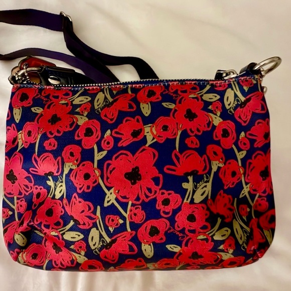 Coach Poppy Floral Crossbody Bag. - Picture 3 of 7